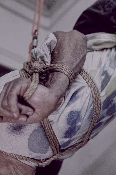 Shibari Seil-Bondage Session – Rope Bondage in Dresden